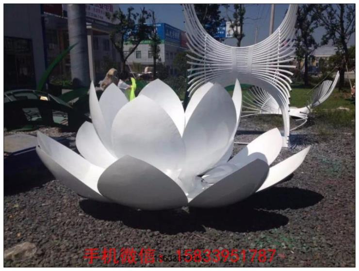 不锈钢烤漆荷花雕塑 公园雕塑