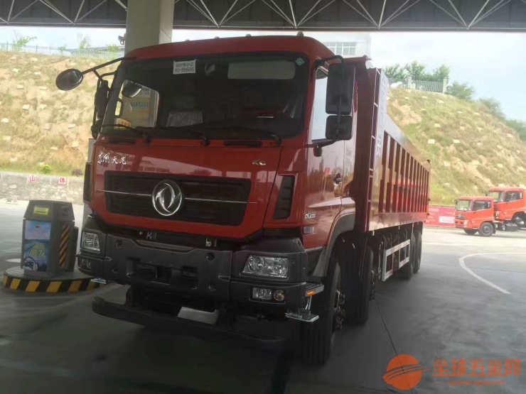 天龙560自卸四桥车,东风kc560自卸车配置 天龙kc四桥7.8米1.7米高自卸车 多少钱一台