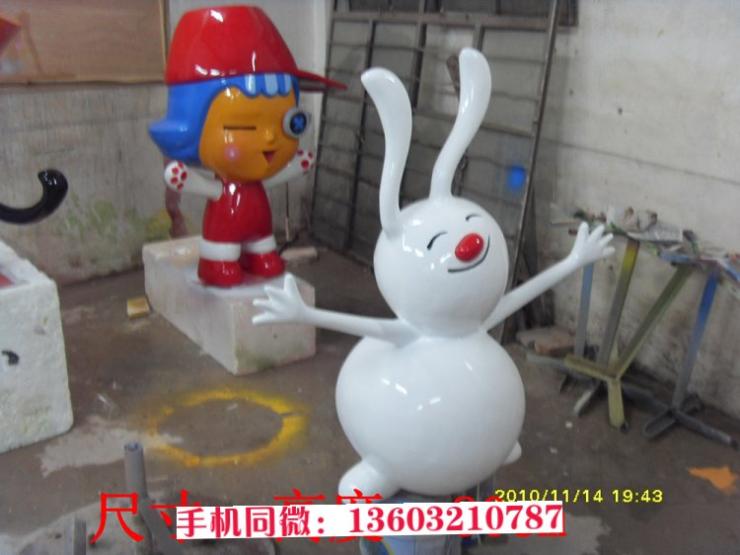 可爱雪人玩偶雕塑