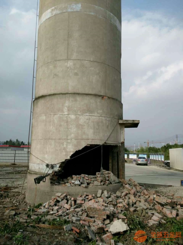 拉薩市150米煙囪新建 高空作業