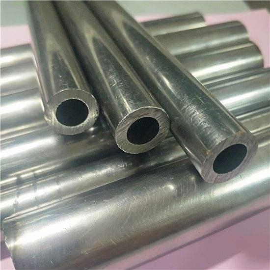 【介绍精密钢管在价格上的走动】精密钢管和无缝钢管的区别与之无缝钢管明显区别是:尺寸精度高,可达到0.05mm。