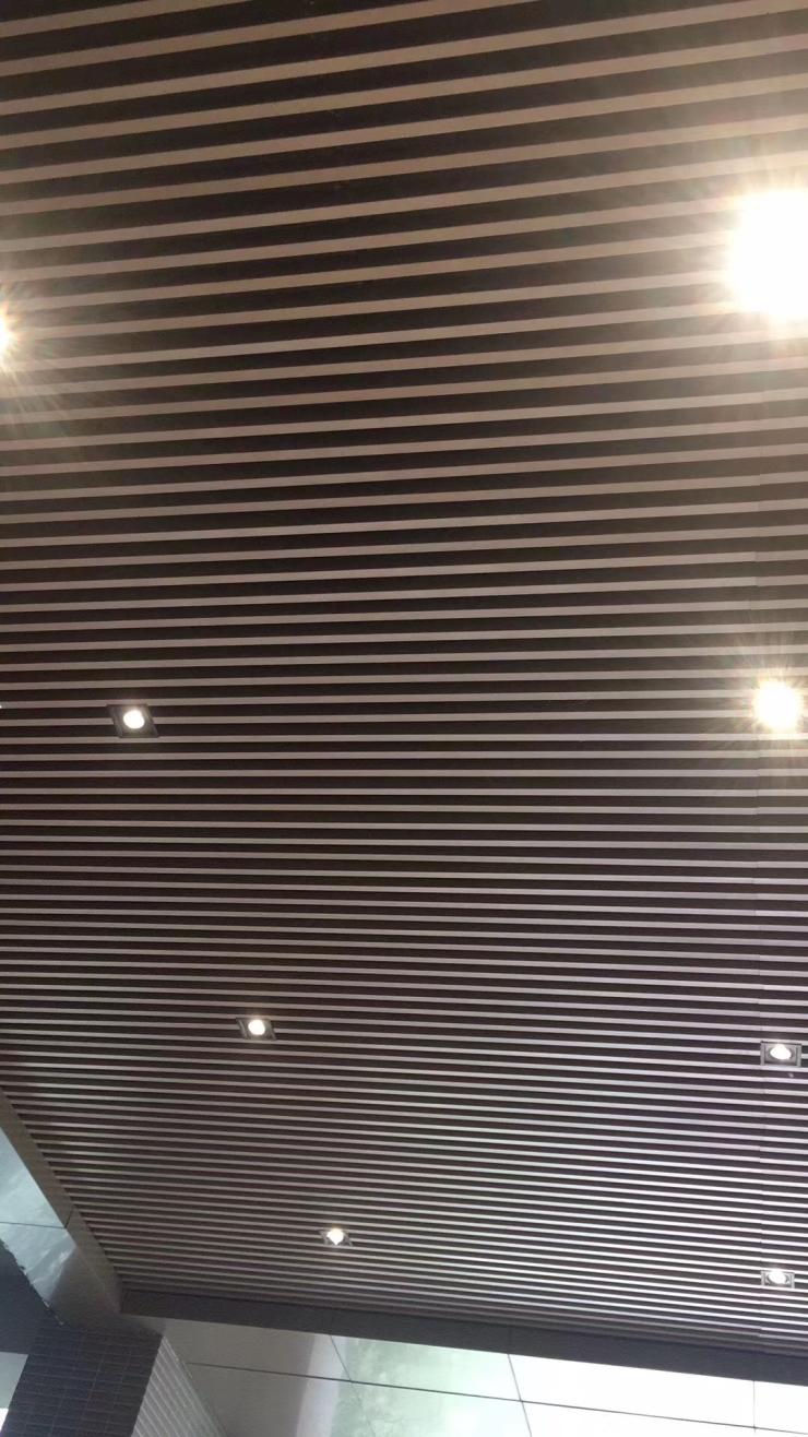 生产u型铝方通 木色铝方通 隔断铝方通