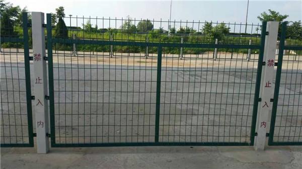 桥梁沿线防护网哪里好_桥梁沿线防护网哪里生产 铁路防护栅栏
